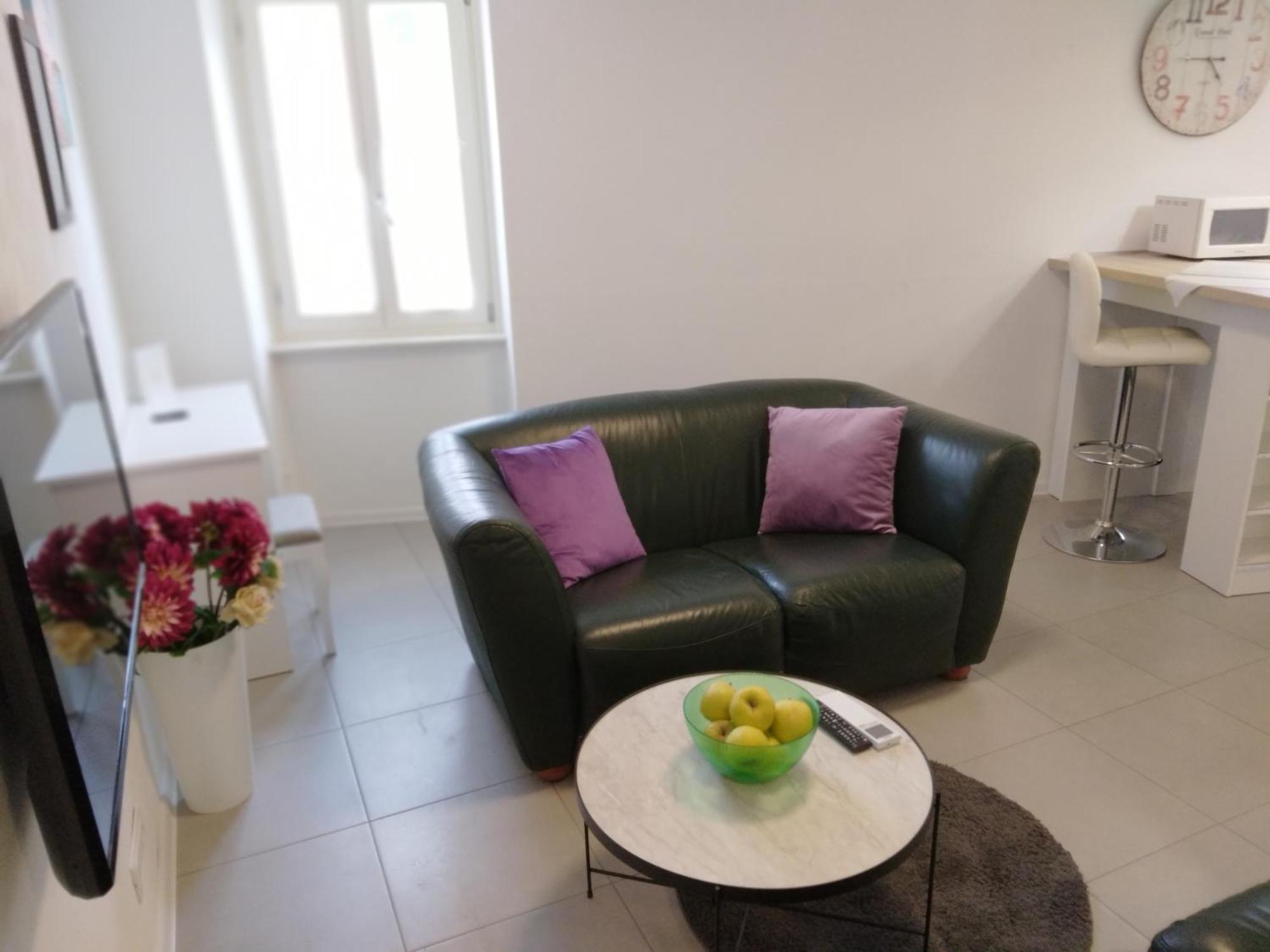 Crystal Deluxe Apartment Ровин Екстериор снимка