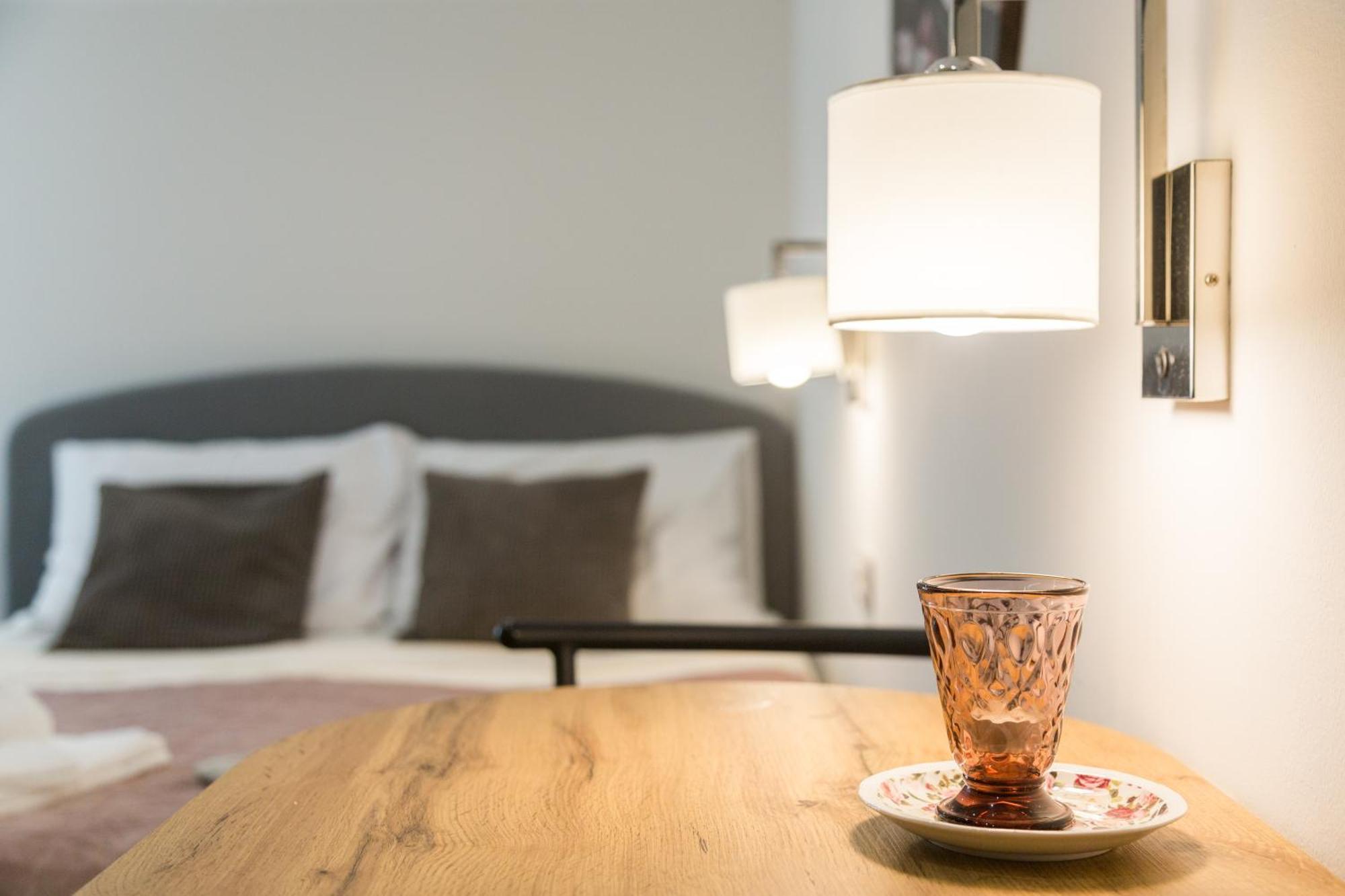 Crystal Deluxe Apartment Ровин Екстериор снимка