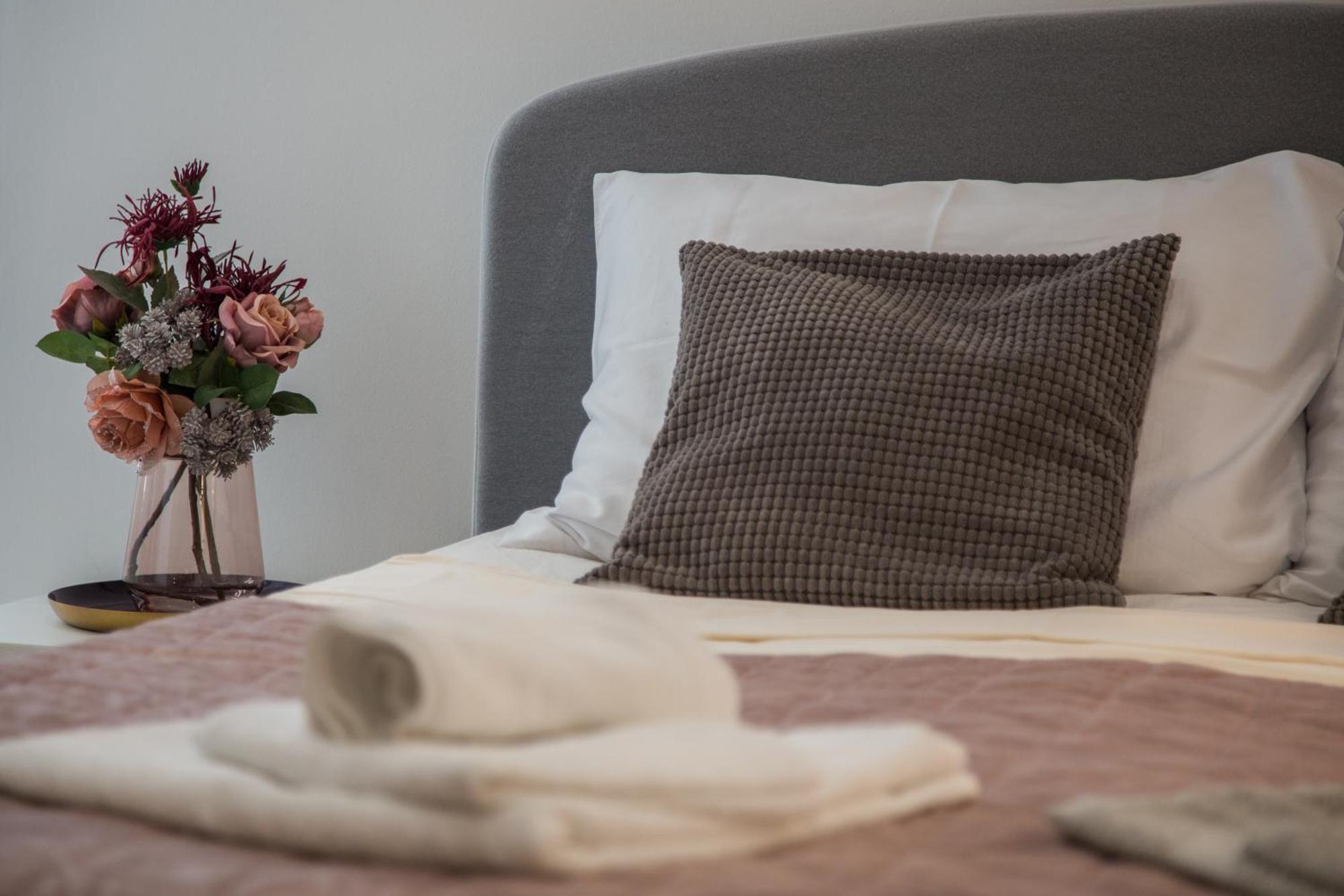 Crystal Deluxe Apartment Ровин Екстериор снимка