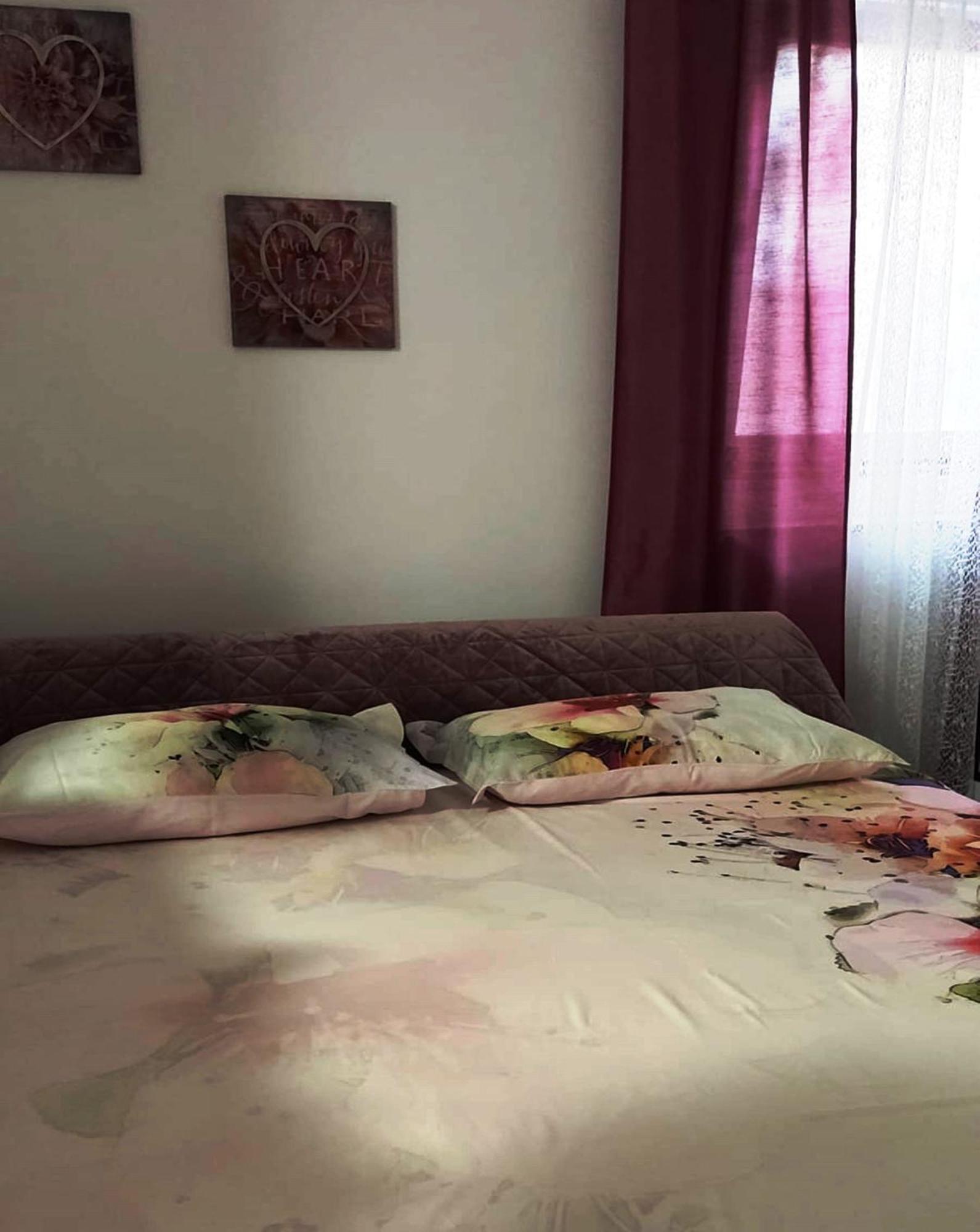 Crystal Deluxe Apartment Ровин Екстериор снимка